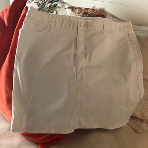 Tommy Hilfiger stretch white jeans skirt.